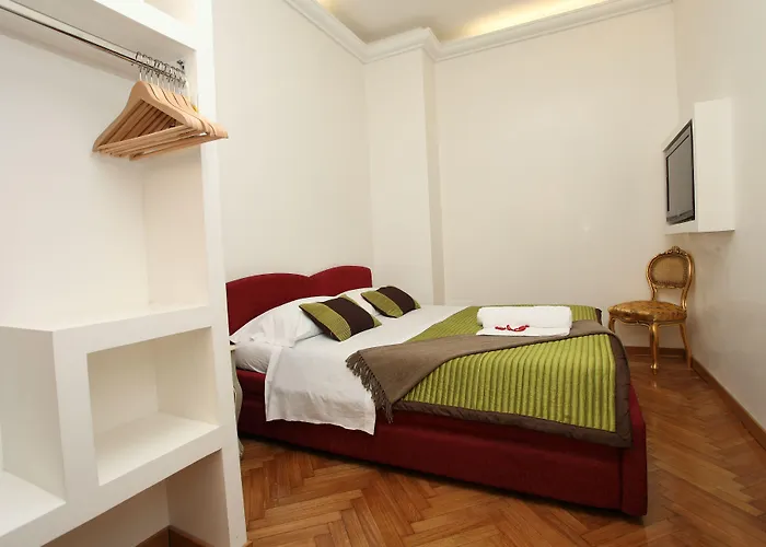 Town House Fontana Di Trevi 4* Ρώμη