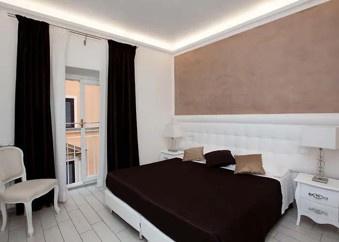 Town House Fontana Di Trevi Bed and Breakfast