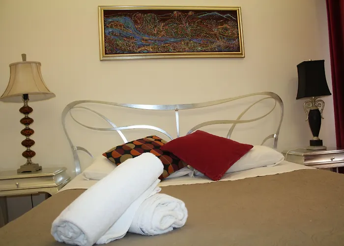 Town House Fontana Di Trevi 4*