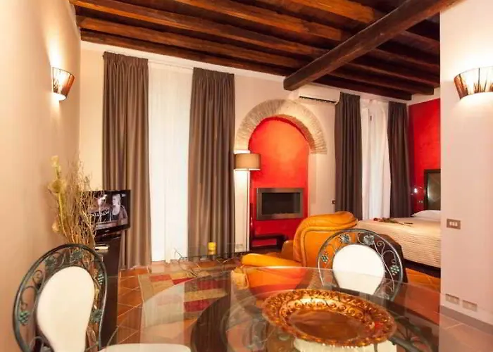 Town House Fontana Di Trevi Bed & Breakfast